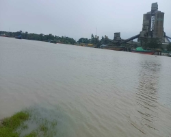 ছাতকে ভারী বৃষ্টি, বাড়ছে সুরমা নদীর পানি